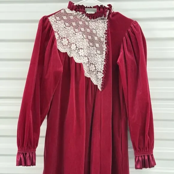 Vtg Donna Richard Gilligan Omalley Nightgown Women Pettite Lace Pockets USA - Picture 7 of 13